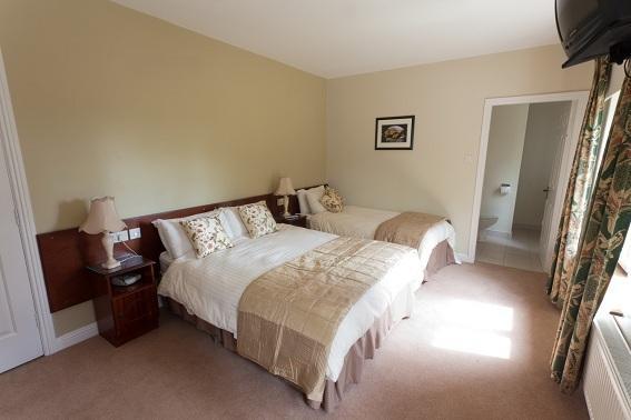 Annabella Lodge B&B มาลโลว์ ภายนอก รูปภาพ