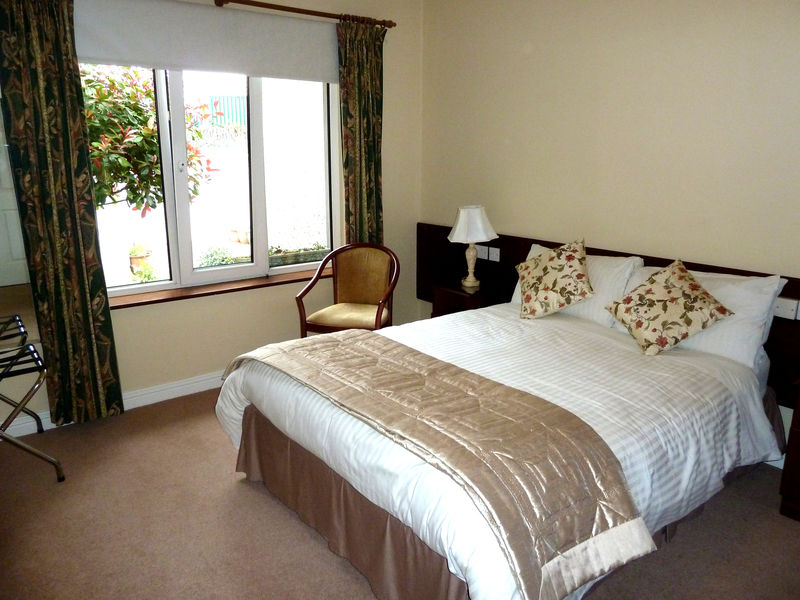 Annabella Lodge B&B มาลโลว์ ภายนอก รูปภาพ