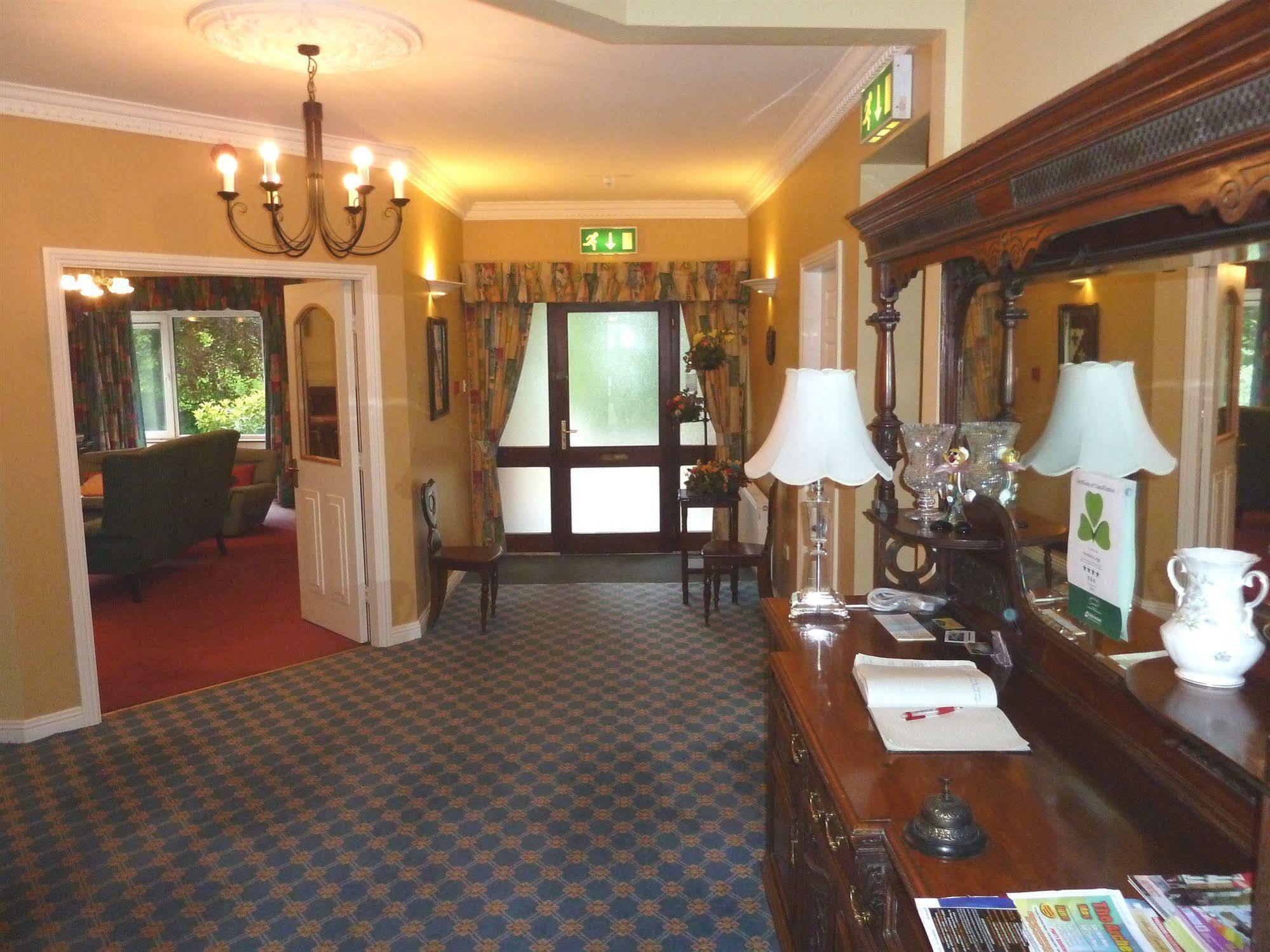 Annabella Lodge B&B มาลโลว์ ภายนอก รูปภาพ